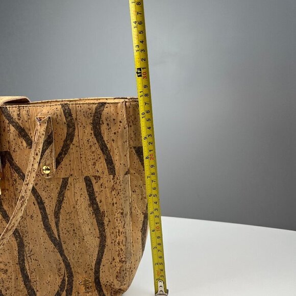 Cork design medium tote bag made in Portugal tan brown - Picture 13 of 16